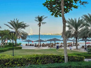 Property grounds - Upgraded 2BR apartment at the beach - Shoreline 1 (Dubai)