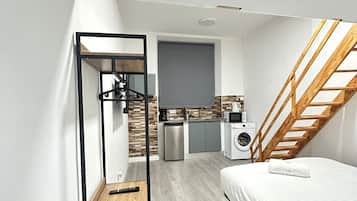 1 bedroom, in-room safe, iron/ironing board, travel cot