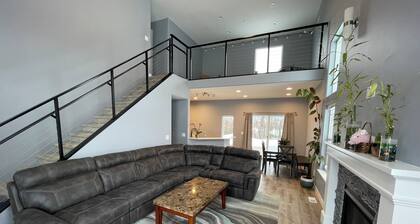 Alaskan home with views of Denali.