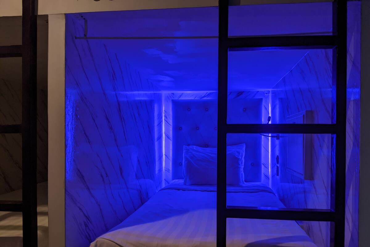 Dormitorio compartido básico, varias camas | 1 habitación, escritorio, wifi gratis y ropa de cama