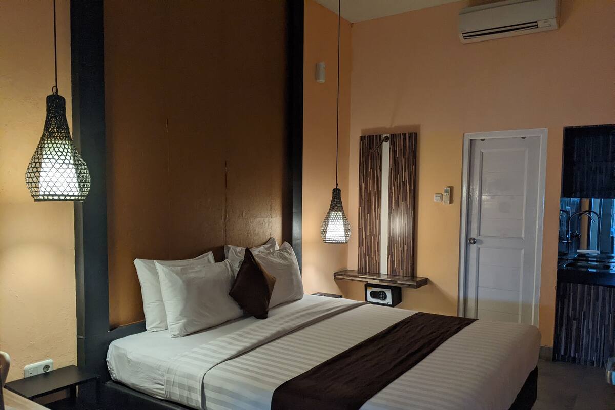 1 habitación, escritorio, wifi gratis y ropa de cama