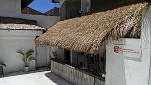 Bar (on property) - My Capsule Bali (Keroboken Kelod)