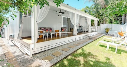 Spa,Fire Pit,Cinema - The Cottage Coolum Beach