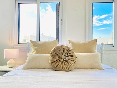 Phaedrus Living Luxury Flat Lighthouse75