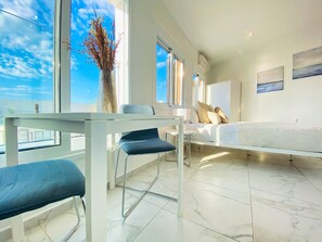 Luxury Studio | In-room safe, blackout curtains, iron/ironing board, free WiFi - Phaedrus Living Luxury Flat Lighthouse75 (Paphos)