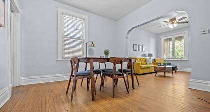 Sunny South City Haven: 2BR Getaway