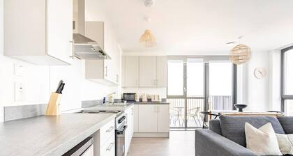 2 Bed Penthouse - Balcony - Smoking - Parking