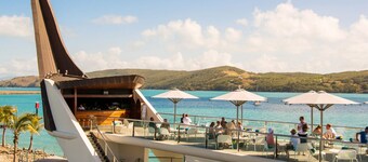 Yacht Club Villa 33 Hamilton Island - oceanviews, 2 buggies and transfers