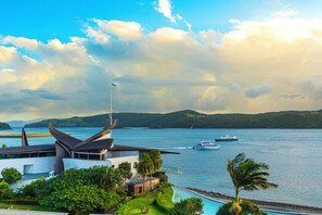 Exterior - Yacht Club Villa 33 Hamilton Island - oceanviews, 2 buggies and transfers (Hamilton Island)