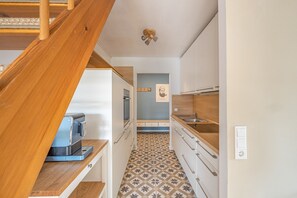 冷蔵庫、オーブン、コンロ、食器洗い機