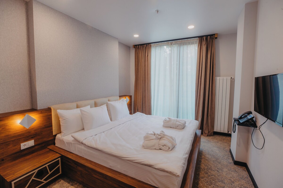 Standard Double Room | Hypo-allergenic bedding available, in-room safe