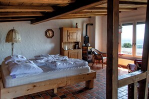 6 habitaciones, escritorio, wifi gratis y ropa de cama 