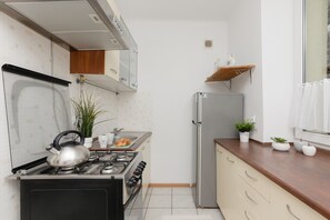 Dụng cụ nấu nướng/bát dĩa/dao nĩa 