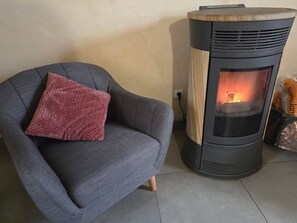 Interior - Countryside Retreat Near Le Mans - Restored Longère with Modern Amenities (Connerré)