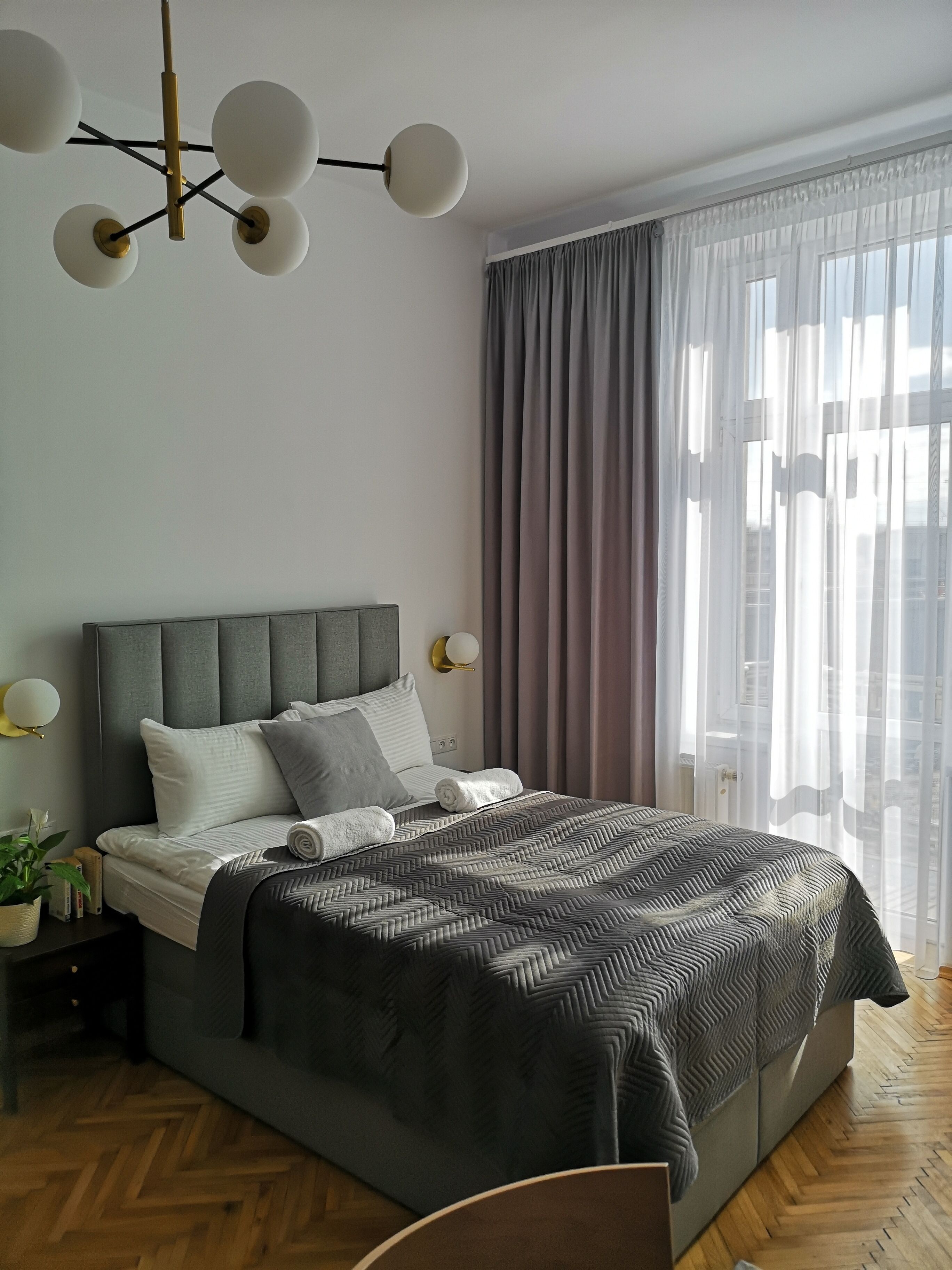 APARTAMENT 8B | 防过敏的被褥、熨斗/熨衣板、免费 WiFi、床单