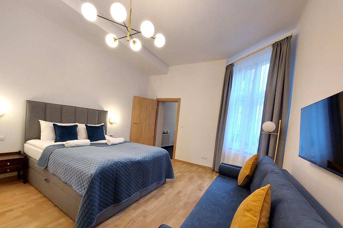APARTAMENT 7B | 低刺激性寝具、アイロン / アイロン台、WiFi (無料)、ベッドシーツ
