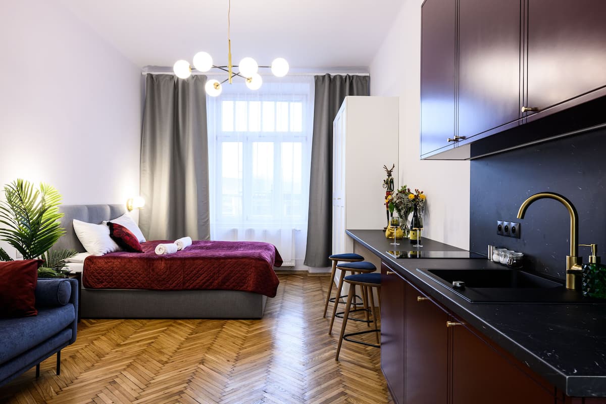 APARTAMENT 6B | 低刺激性寝具、アイロン / アイロン台、WiFi (無料)、ベッドシーツ