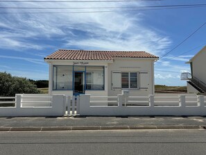 Exterior - Large house in Notre-Dame-de-Monts near beach, 3 bedrooms, parking (Notre-Dame-de-Monts)