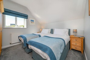 4 bedrooms, iron/ironing board, bed sheets, wheelchair access