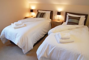 4 bedrooms, iron/ironing board, free WiFi, bed sheets