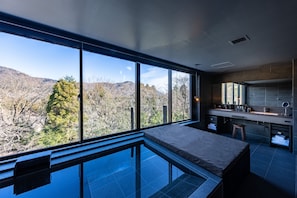 Luxury Suite | Bathroom | Separate tub and shower, spring water tub, free toiletries, hair dryer