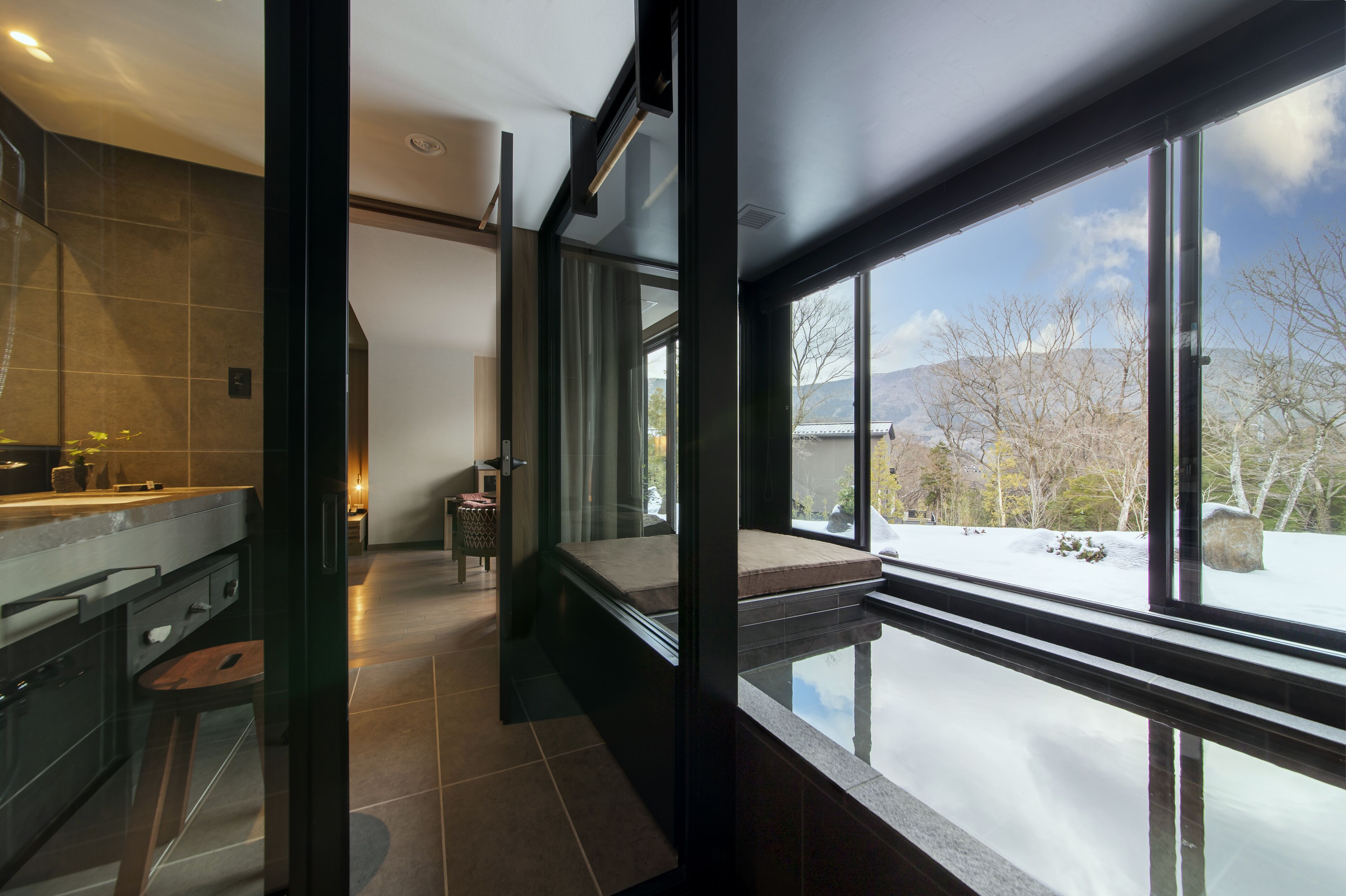 Suite Basic, non fumatori | Bagno | Vasca e doccia separate, vasca con acqua sorgiva