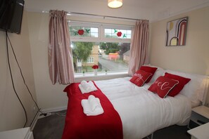 4 bedrooms, free WiFi - Brookdale House (Sutton-in-Ashfield)
