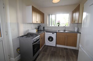 Refrigerador con freezer, microondas