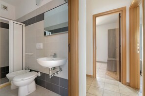 Apartment | Bathroom