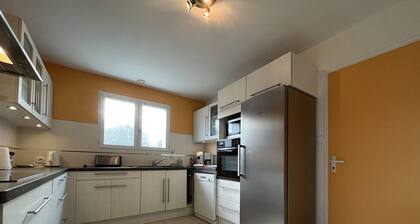 Spacious Family House w/ Spa, Near Beach, Sleeps 10 - Le Grand-Village-Plage