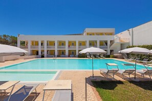 Seasonal outdoor pool