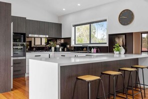 Dishwasher - Indigo Views Summary: (Vincentia)