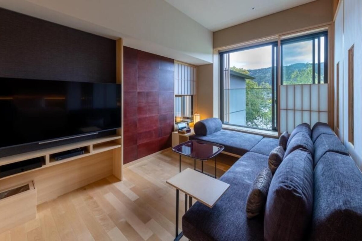 Habitación Premium con 2 camas individuales, vistas a la ciudad | Zona de estar