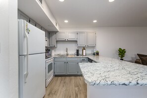 Unclassified image, 3 of 27, button