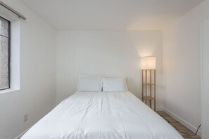 2 chambres, fer et planche à repasser, accès au Wi-Fi (inclus)