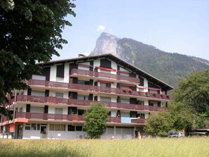 Exterior - Bright studio for 4, pets allowed, wifi included, central Samoëns (Samoëns)