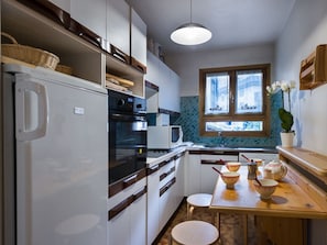 Fridge, microwave, dishwasher