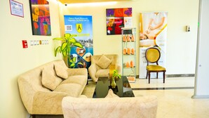 Quầy tiếp tân