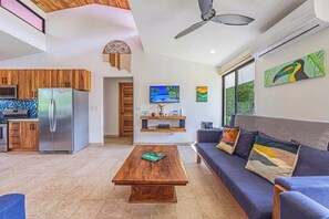 TV connectée, chaîne hi-fi, espaces bureaux