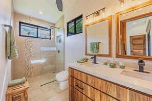 Amenidades de baño ecológicas, secadora de cabello, toallas 