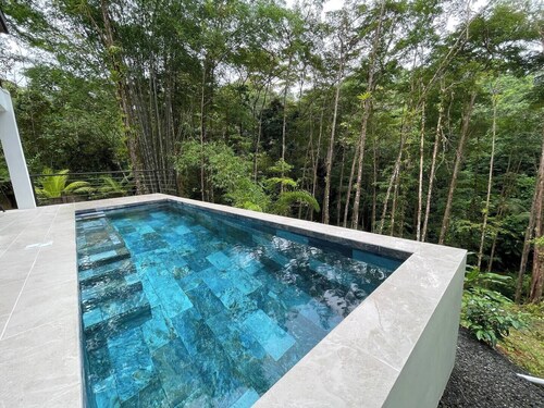 New pool-Jungle-5 min to Uvita-shopping-Beaches.