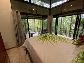 5 Schlafzimmer, Schreibtisch, Bügeleisen/Bügelbrett, Reisekinderbett