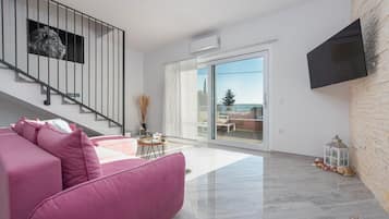 Villa, 2 Bedrooms, Private Pool, Mountain View | Living room