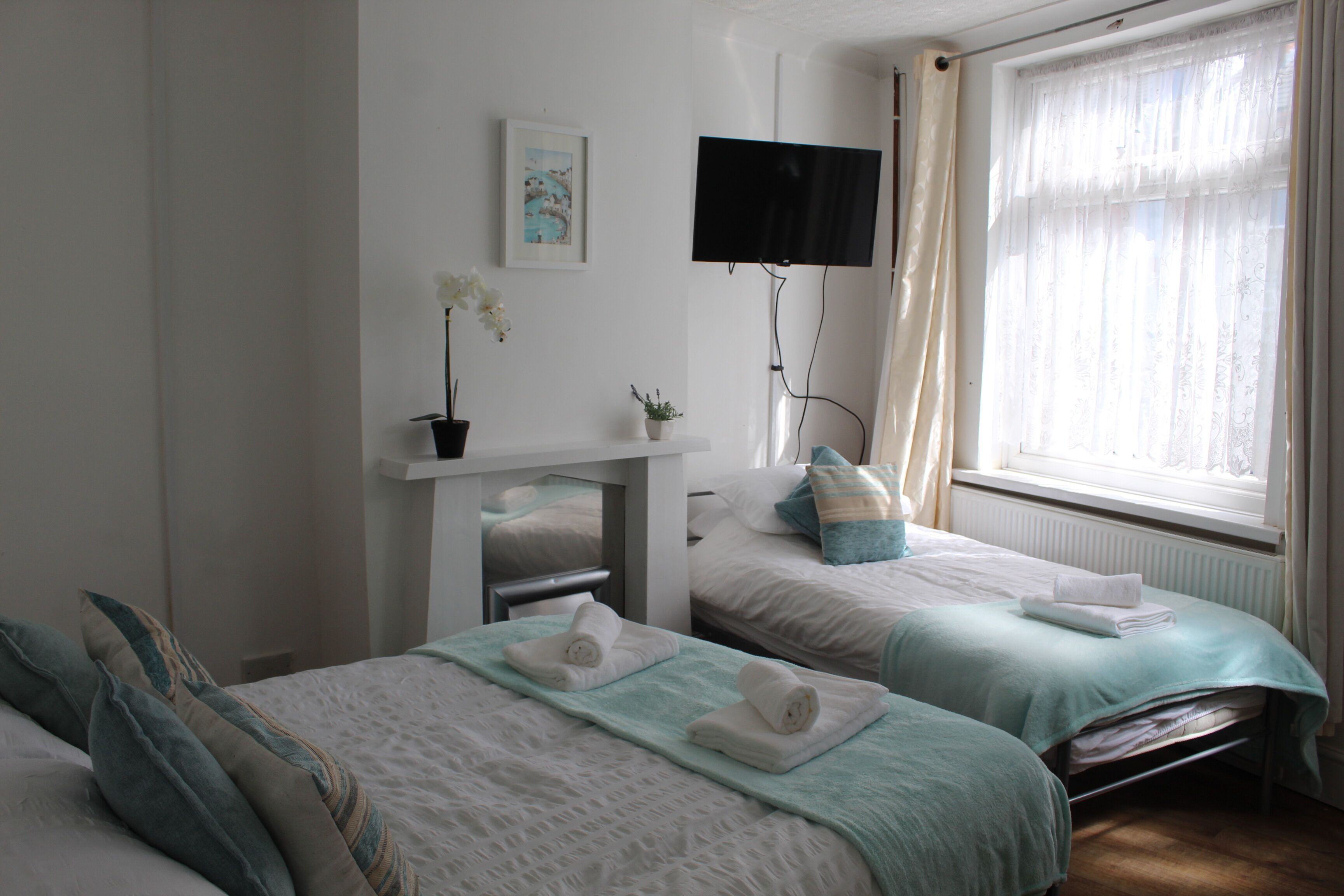 House | 4 bedrooms, free WiFi