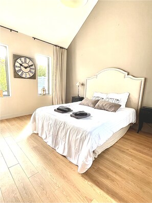 Premium bedding, individually decorated, individually furnished - Le Paddock (La Drenne)