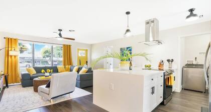 Sun Casita ☀️ Heated Pool & Putting Green - 6 min to Beach