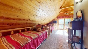 3 habitaciones, tabla de planchar con plancha, wifi y ropa de cama