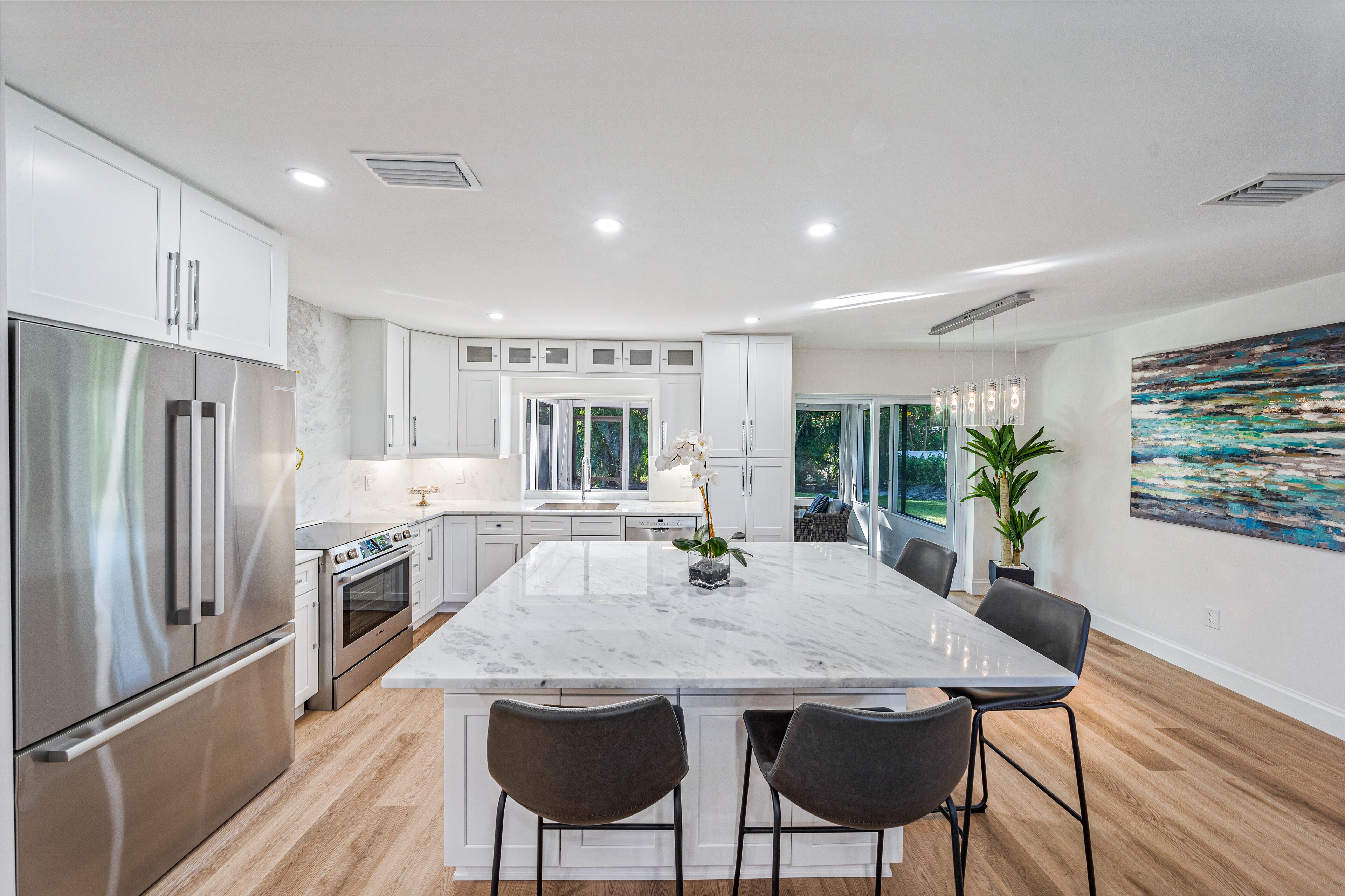 Pool Home: Walk to the Beach & Venetian Village