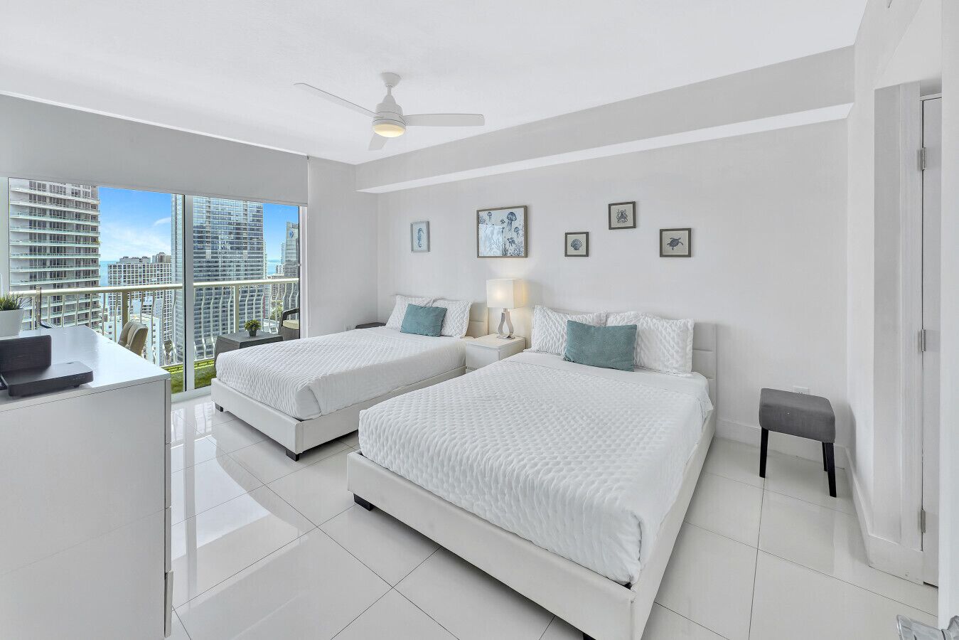 1 soveværelse, skrivebord, strygejern/strygebræt, weekendseng