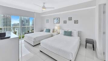 1 slaapkamer, een strijkplank/strijkijzer, reisbedje, gratis wifi